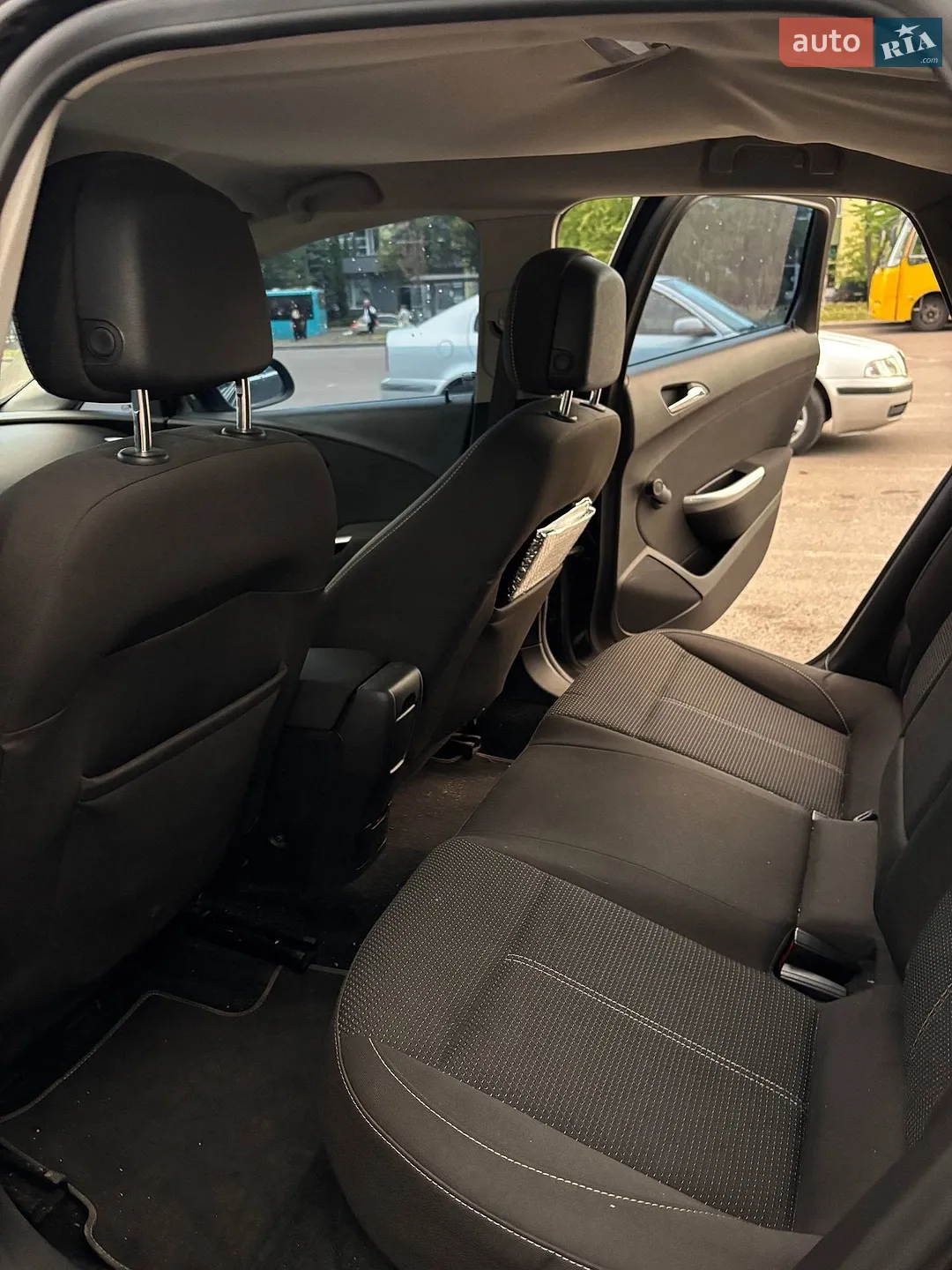 2010 Opel Astra - мініатюра 13