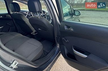Універсал Opel Astra 2011 в Володимирі
