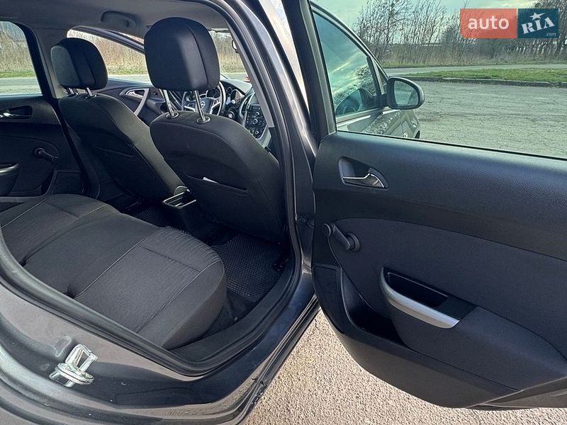 Універсал Opel Astra 2011 в Володимирі