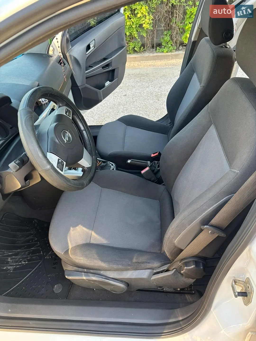 2010 Opel Astra - мініатюра 27