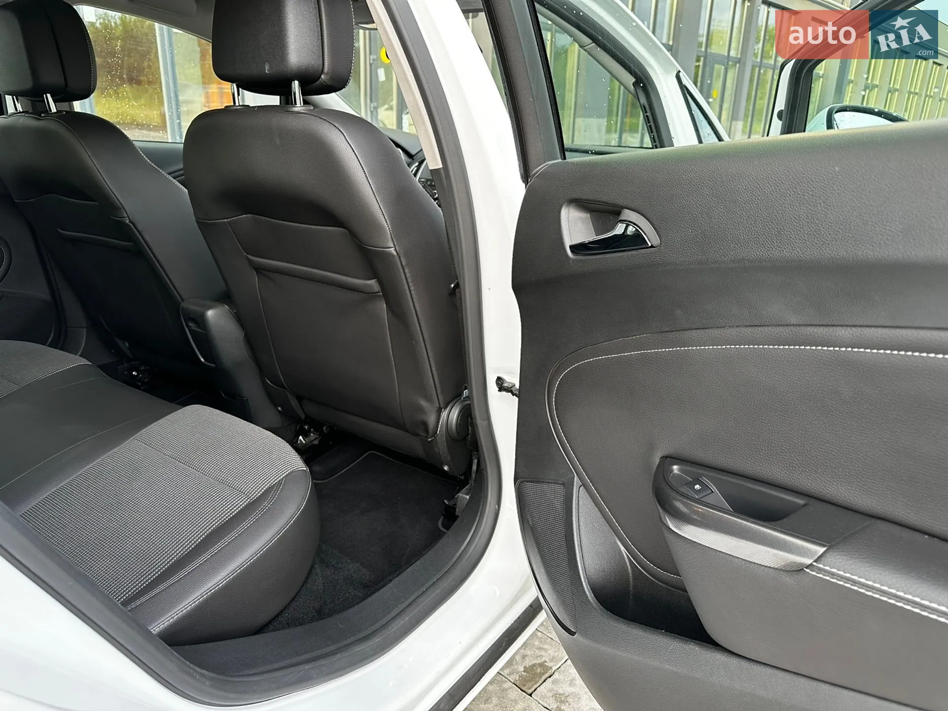 2012 Opel Astra - мініатюра 35
