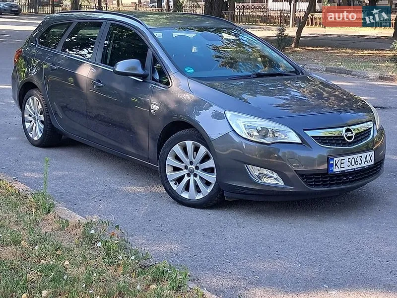 Opel Astra 2012