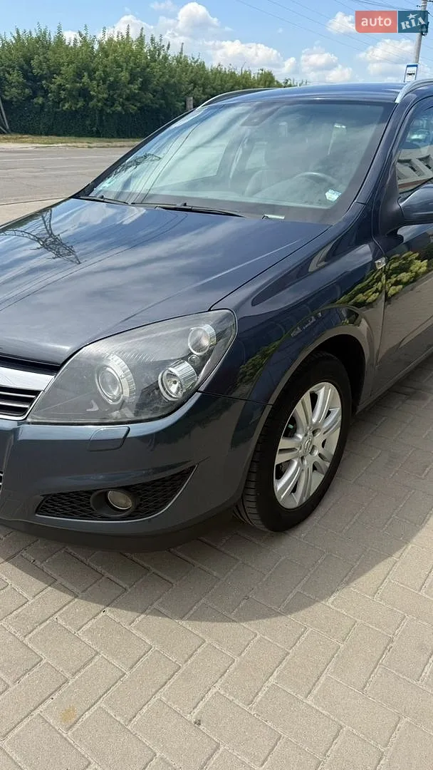 2010 Opel Astra - мініатюра 18