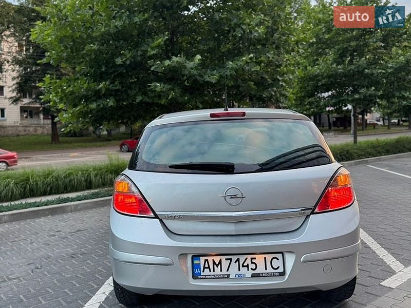 Хэтчбек Opel Astra 2008 в Ровно