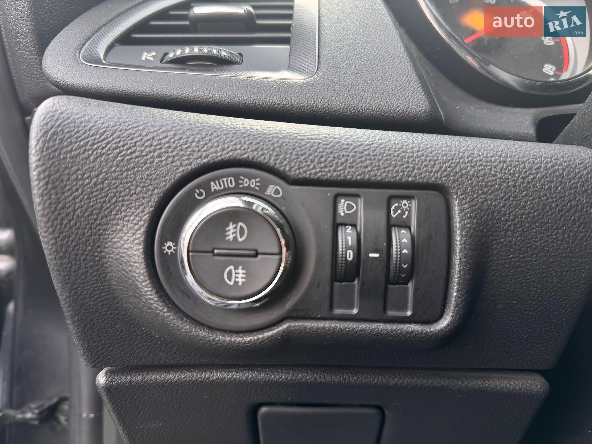 2011 Opel Astra - мініатюра 91