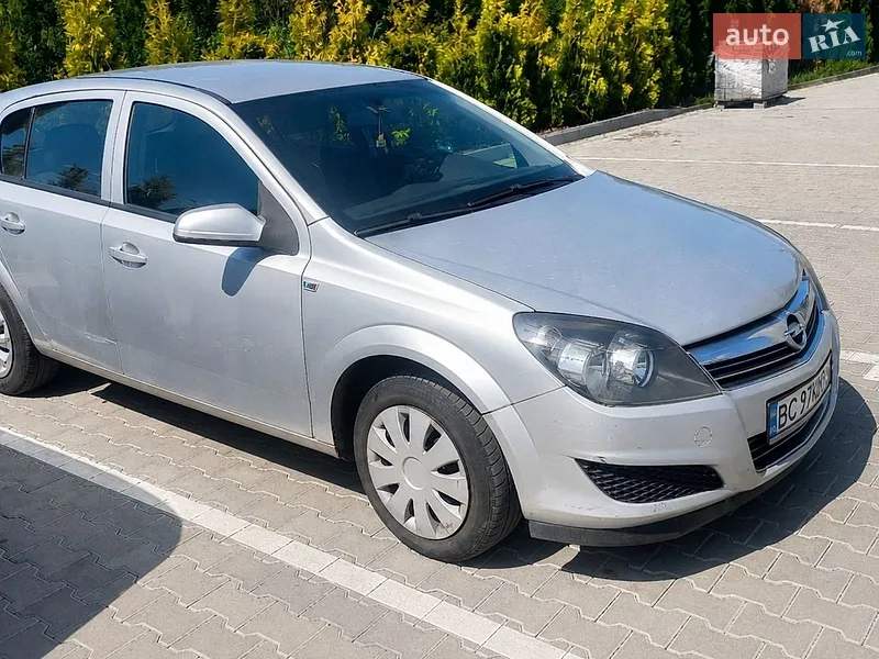 Opel Astra 2012