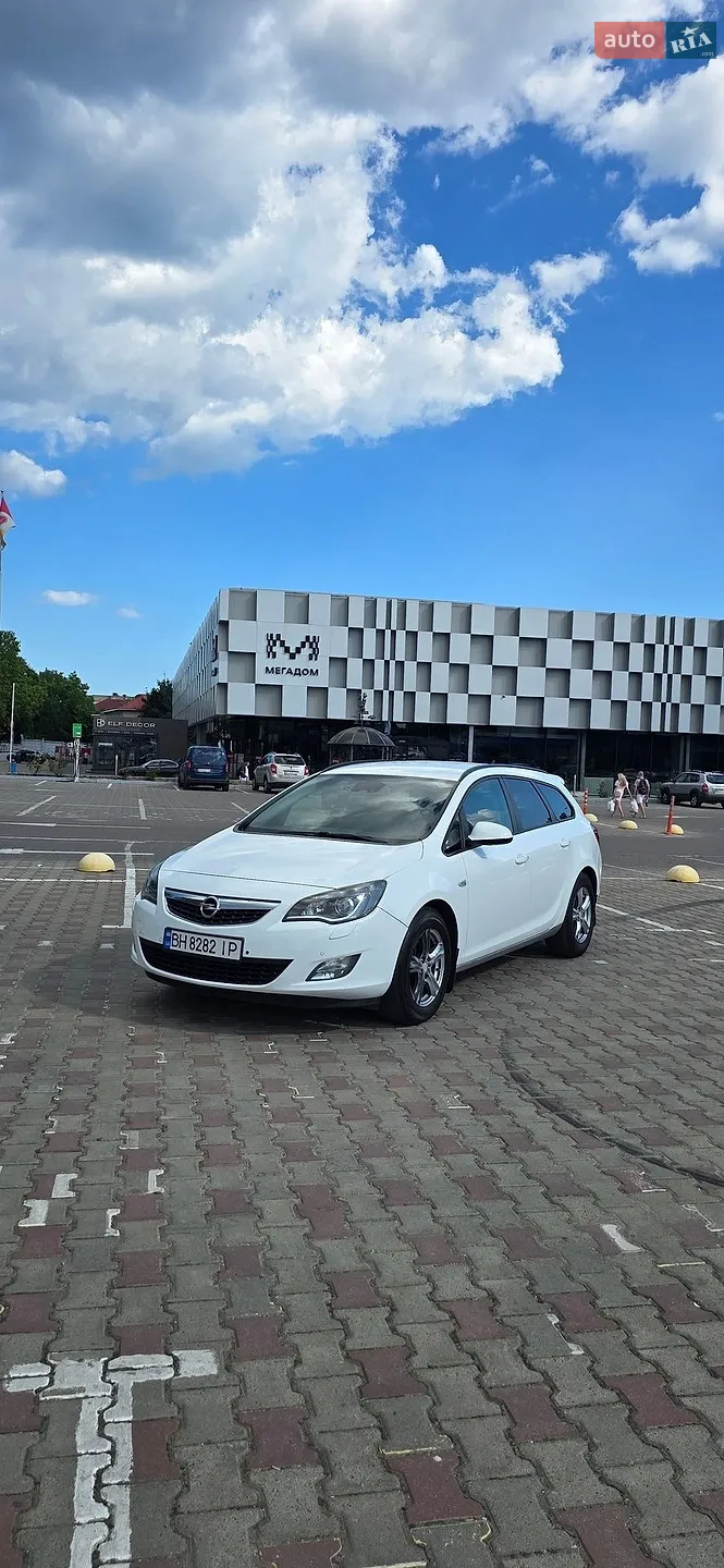 2012 Opel Astra - фото 1