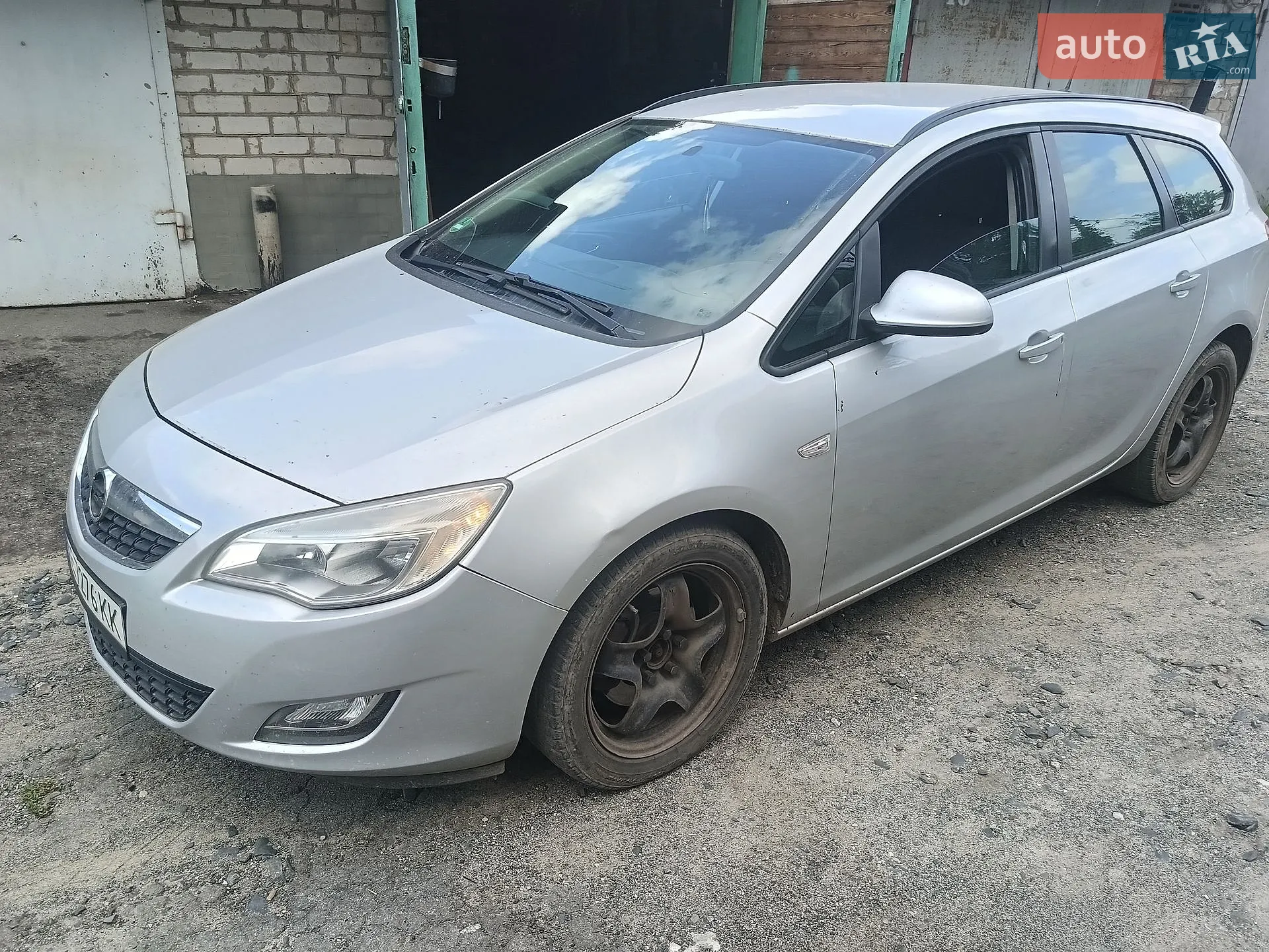 2011 Opel Astra - фото 1