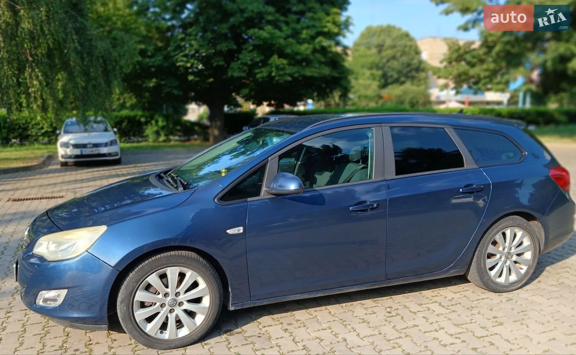 2011 Opel Astra - фото 1