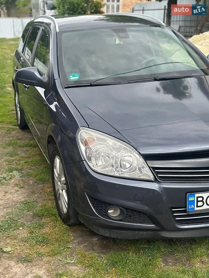 2011 Opel Astra - мініатюра 28