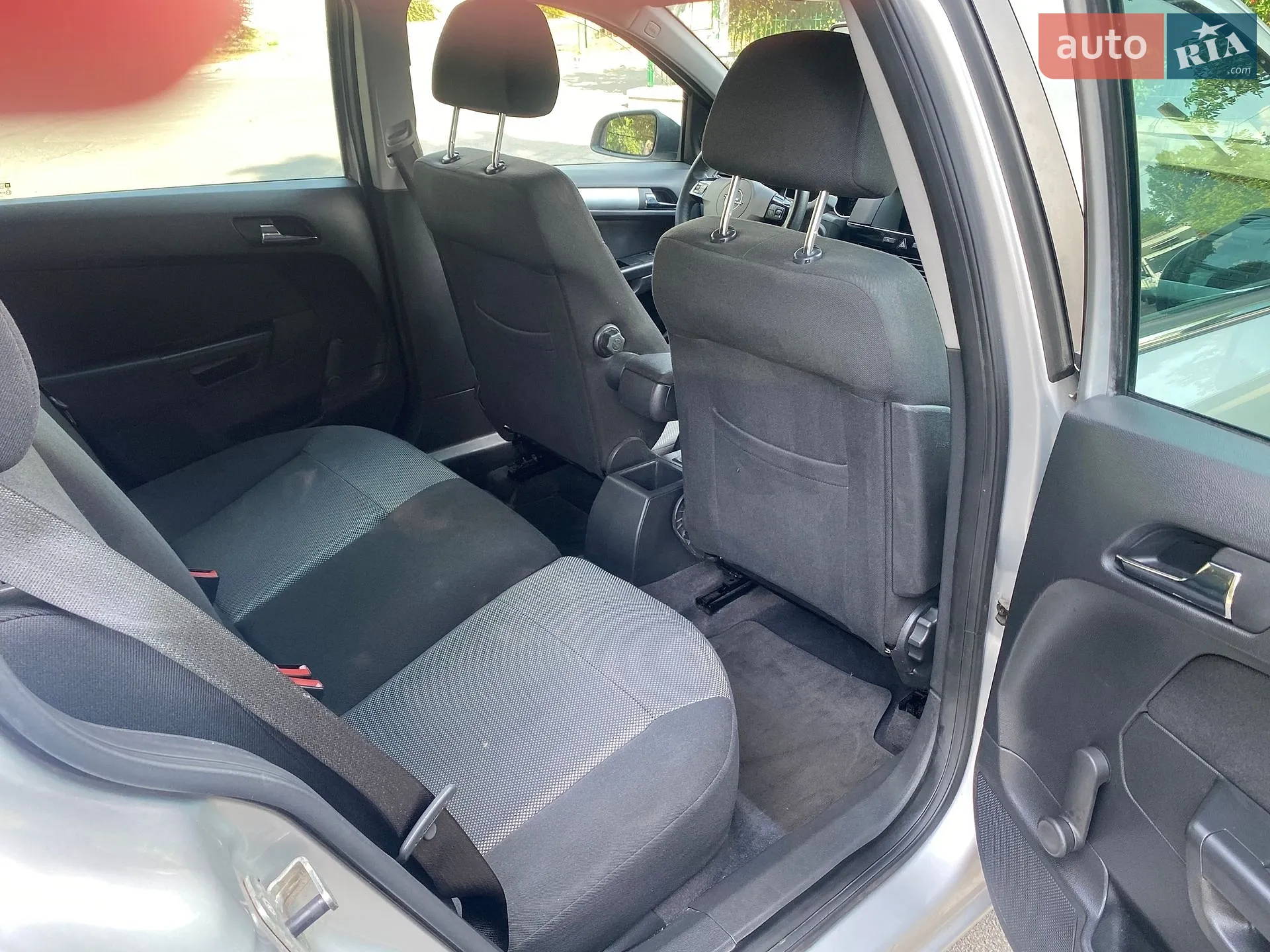 2010 Opel Astra - мініатюра 28