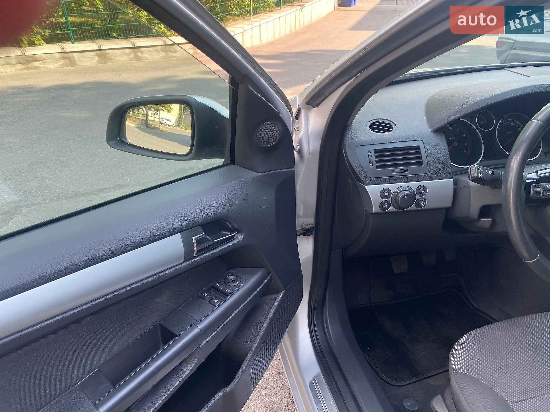2010 Opel Astra - мініатюра 34