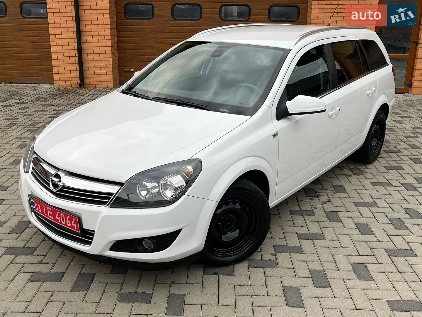 2010 Opel Astra - фото 1
