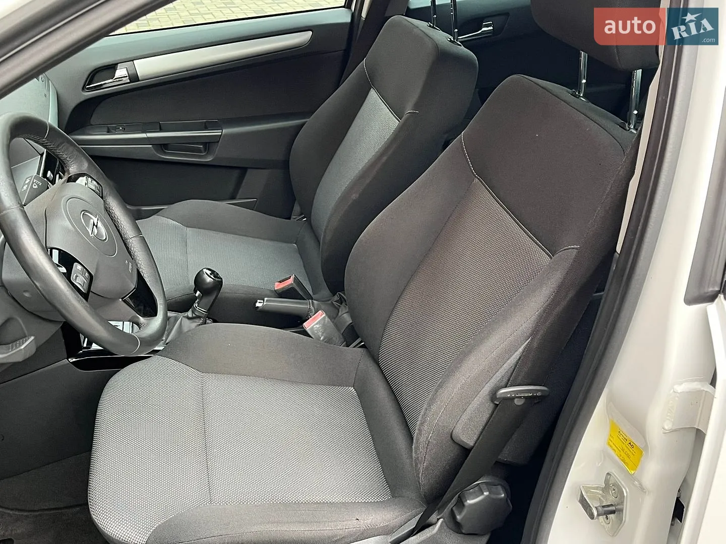 2010 Opel Astra - мініатюра 27