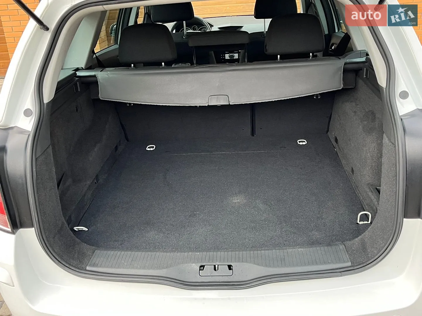 2010 Opel Astra - мініатюра 32