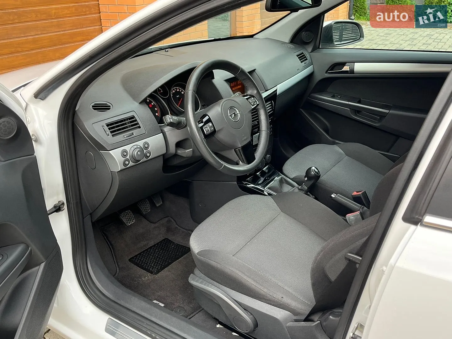 2010 Opel Astra - мініатюра 26