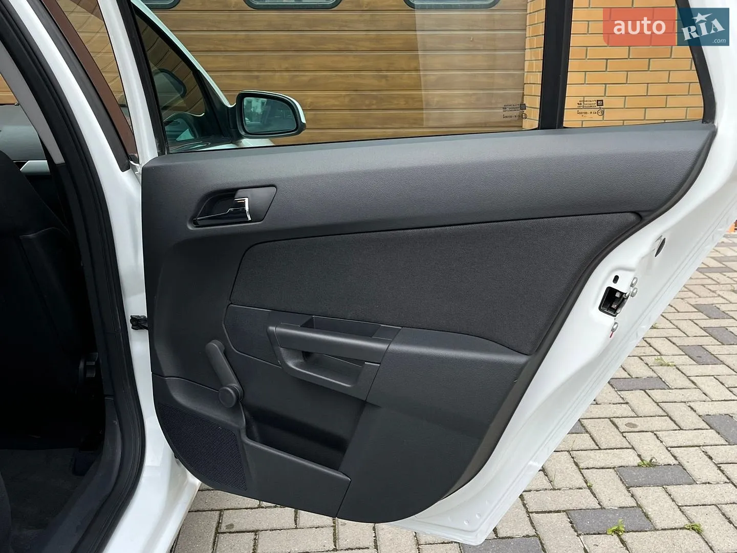 2010 Opel Astra - мініатюра 36