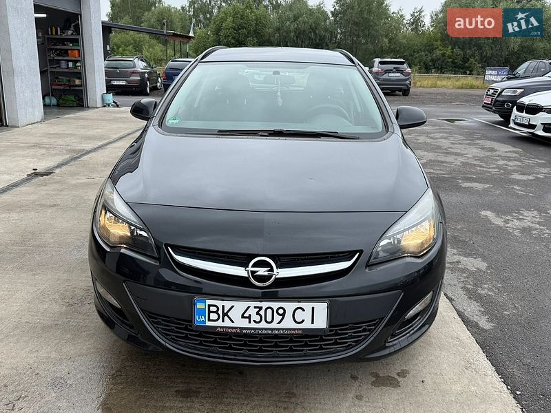 Универсал Opel Astra 2013 в Ровно фото 2 Универсал Opel Astra 2013 в Ровно