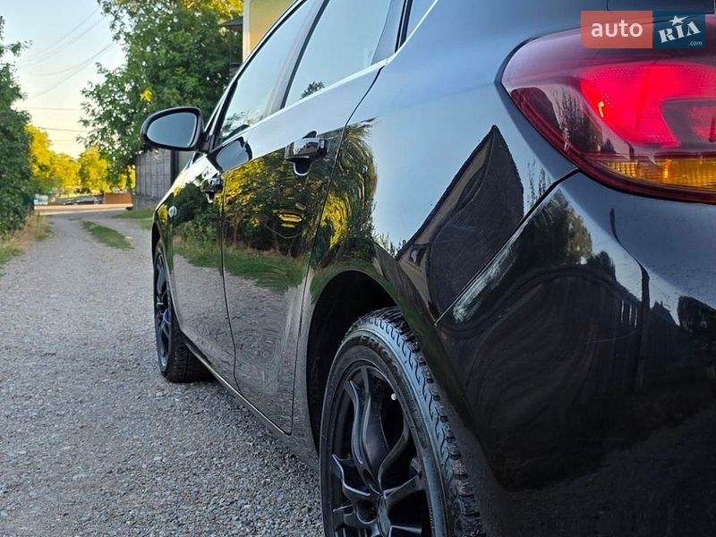 Хэтчбек Opel Astra 2009 в Недобоевцах