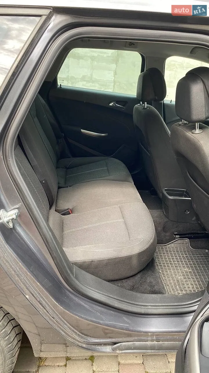 2011 Opel Astra - мініатюра 17