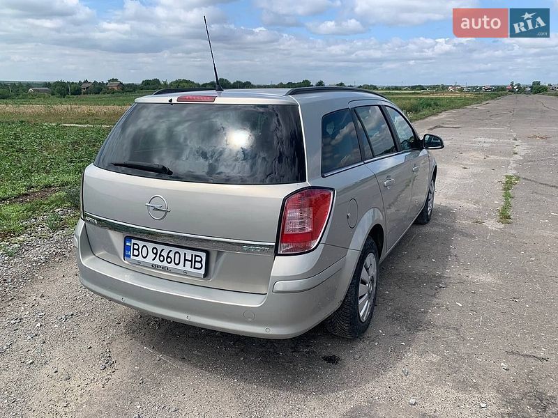 Универсал Opel Astra 2010 в Лановцах