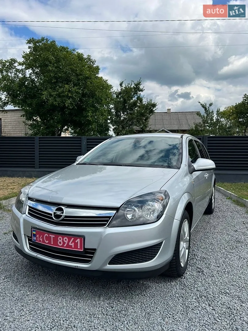 2010 Opel Astra - фото 1
