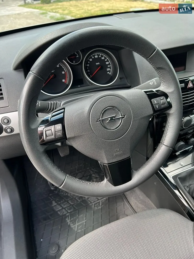 2010 Opel Astra - мініатюра 16