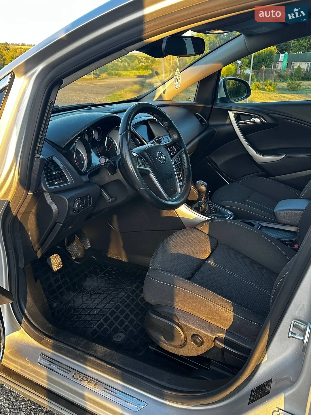 2011 Opel Astra - мініатюра 10