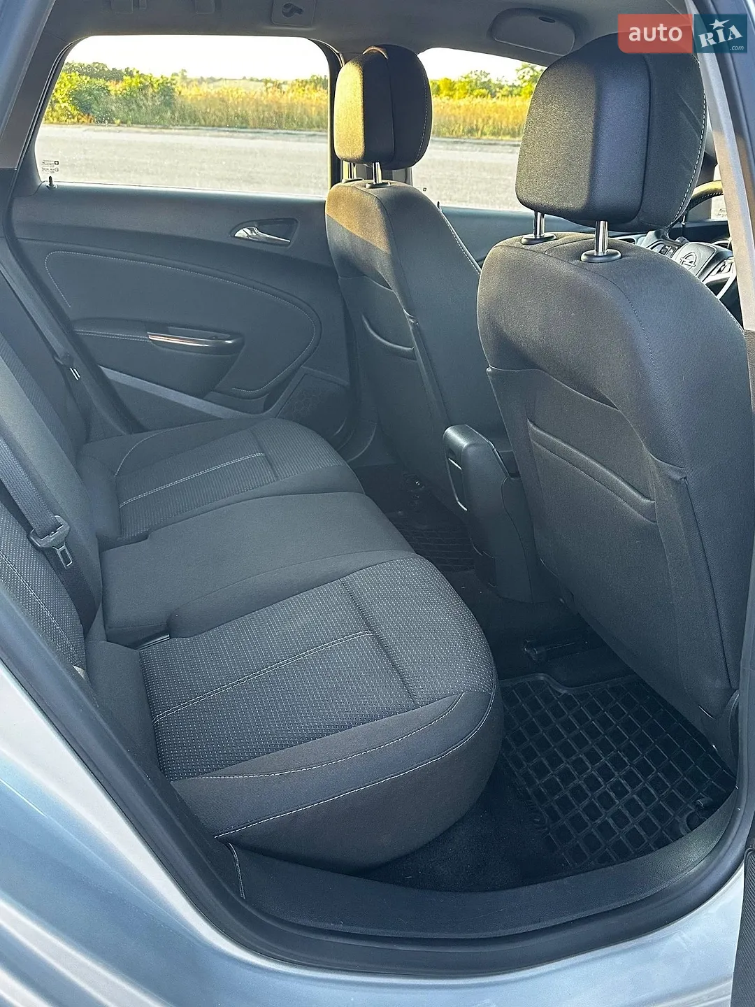 2011 Opel Astra - мініатюра 13