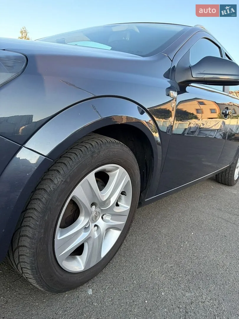 2010 Opel Astra - мініатюра 12