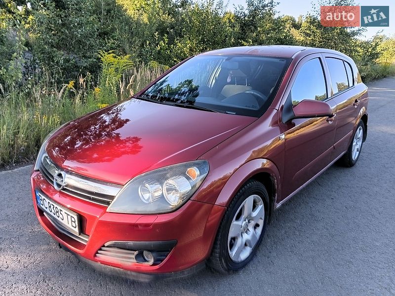 Хэтчбек Opel Astra 2006 в Трускавце