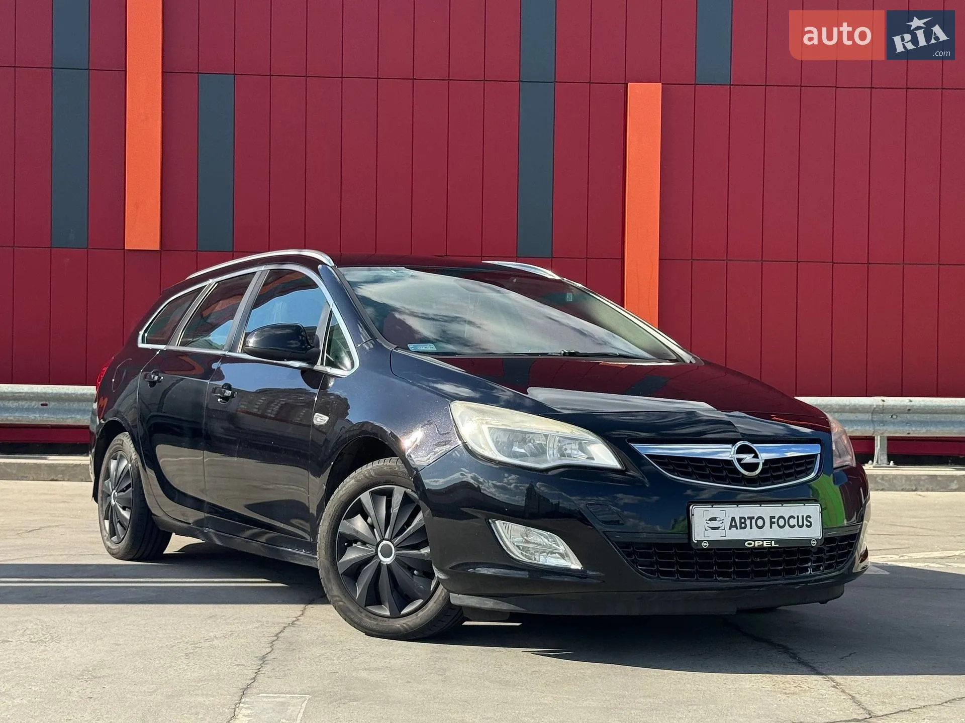 2011 Opel Astra - фото 1