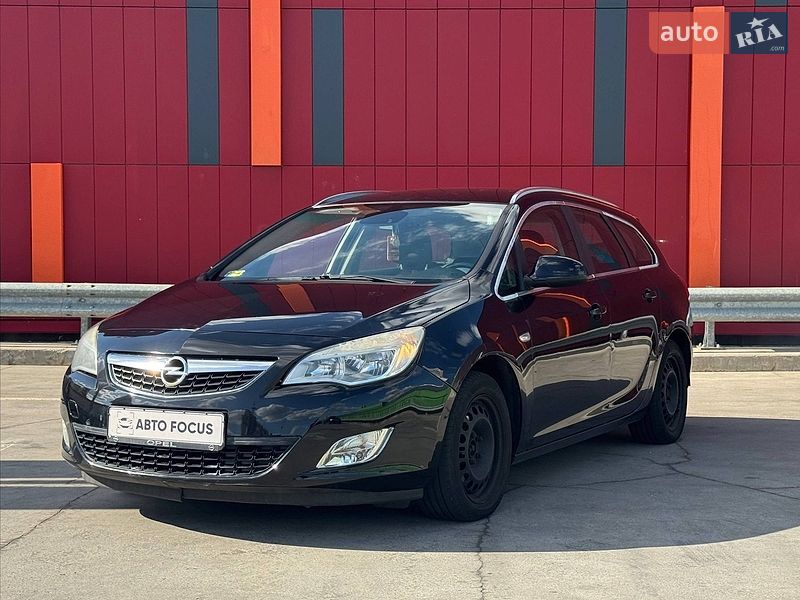 Универсал Opel Astra 2011 в Киеве