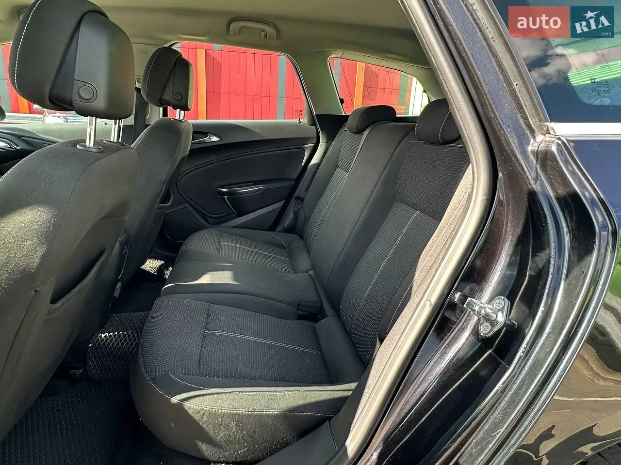 2011 Opel Astra - мініатюра 10