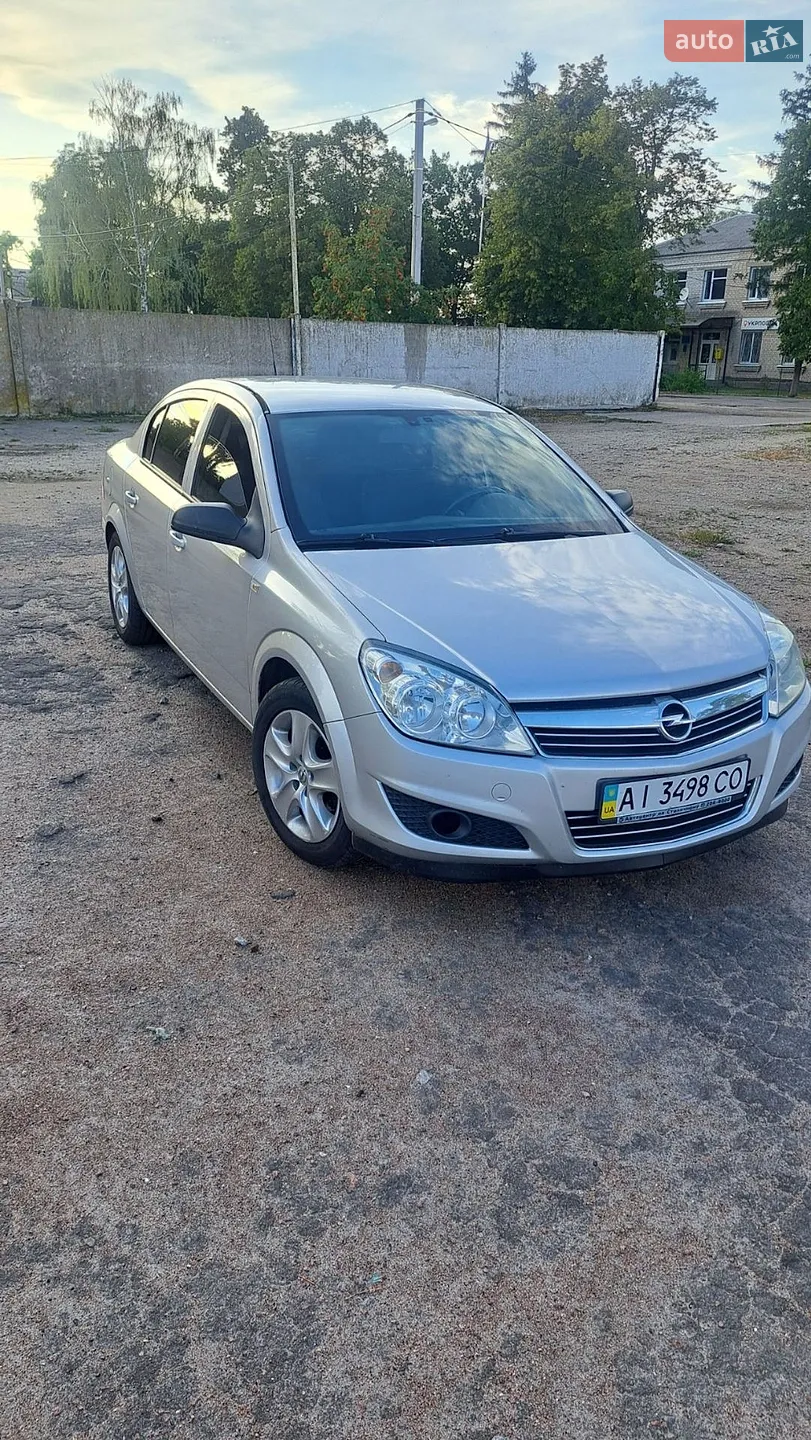 2012 Opel Astra - фото 1