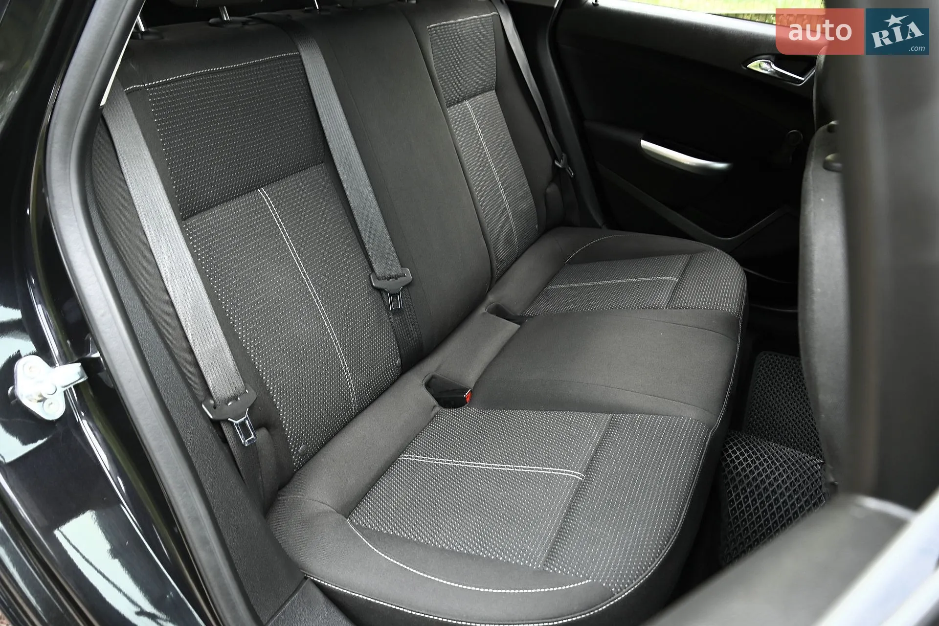 2010 Opel Astra - мініатюра 51