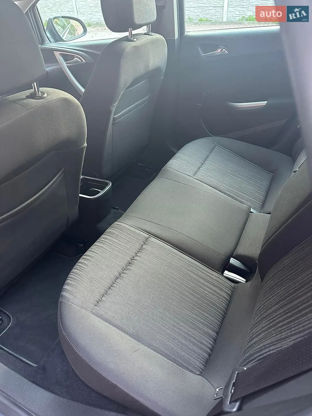 2010 Opel Astra - мініатюра 32