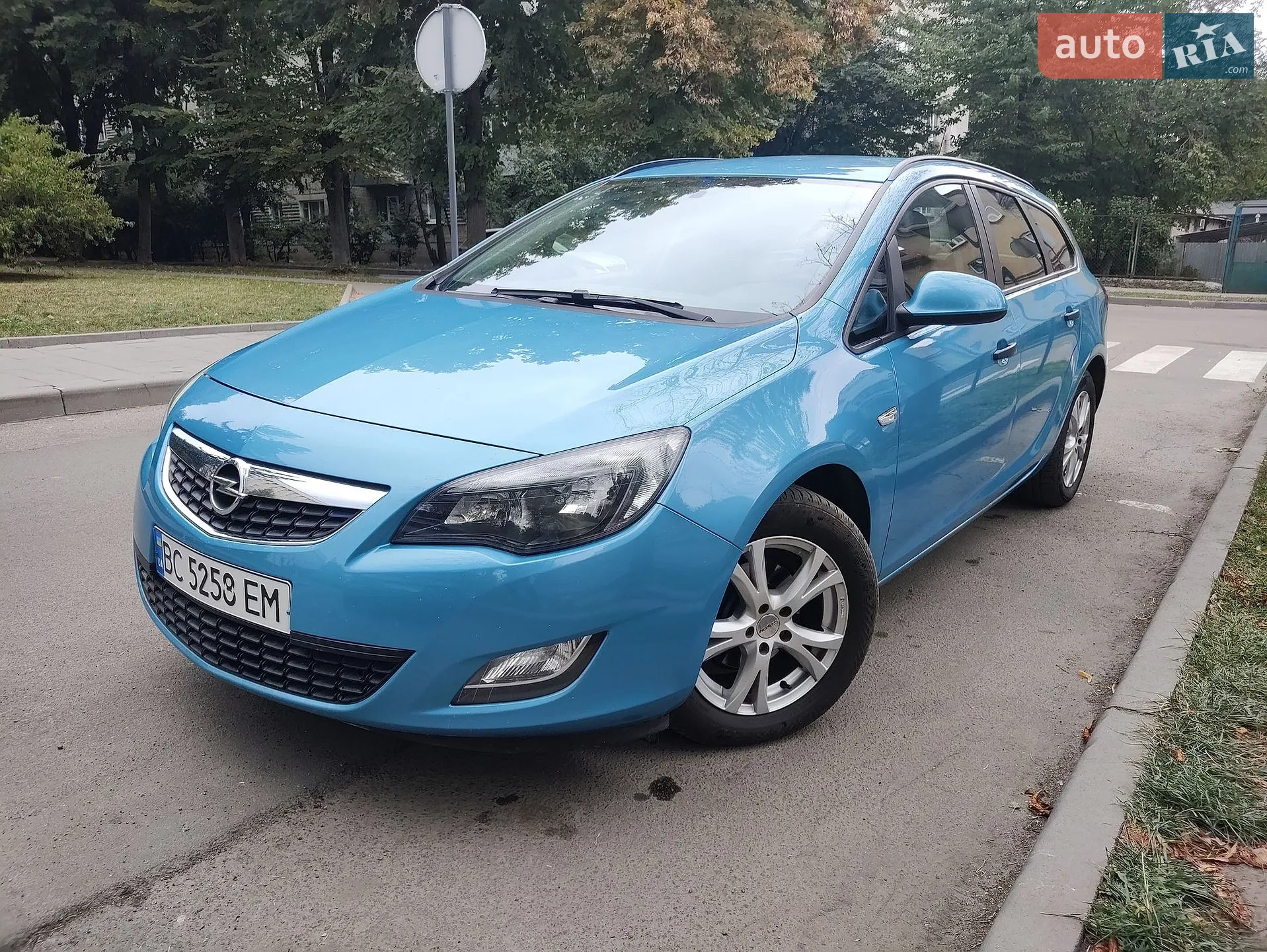 2012 Opel Astra - фото 1