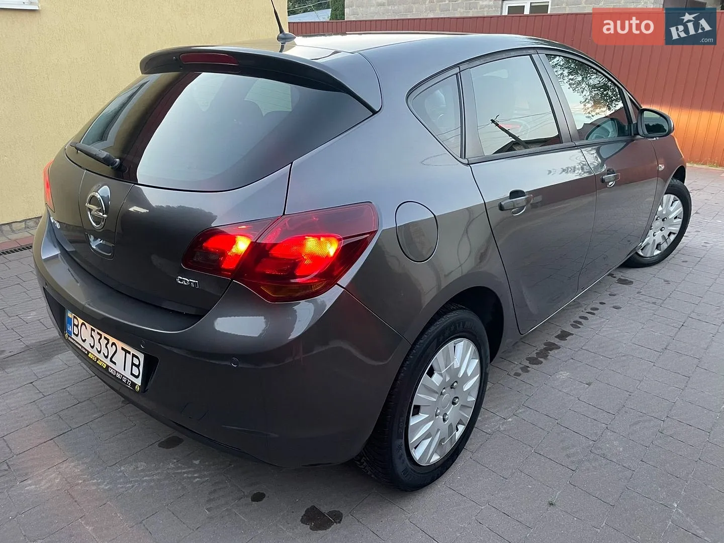 2011 Opel Astra - мініатюра 2