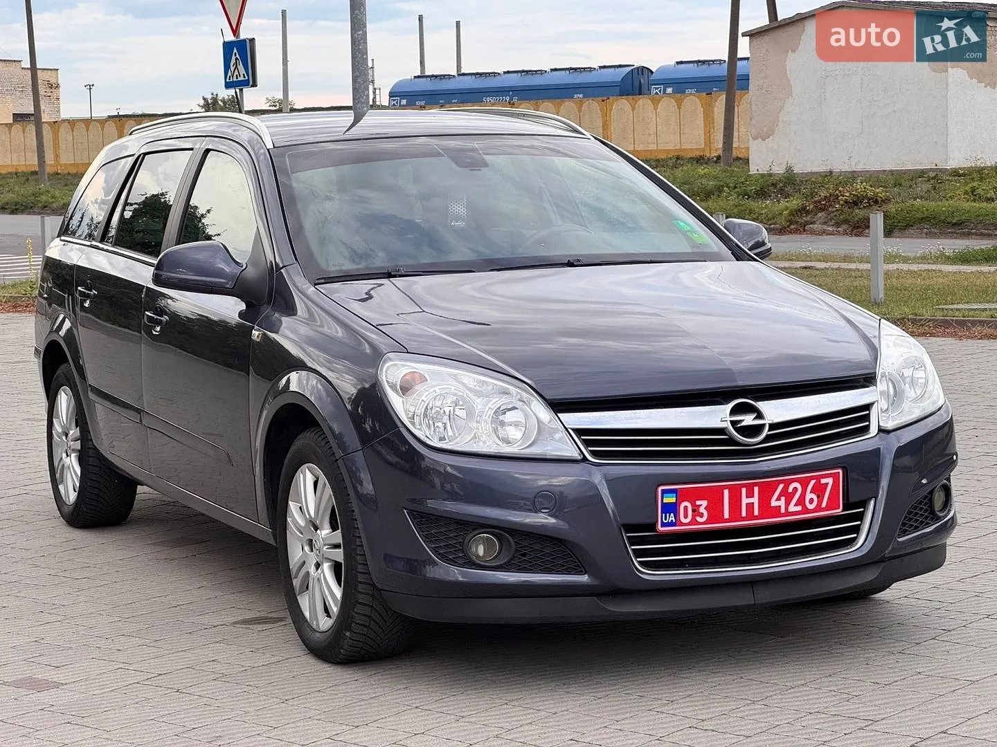 2010 Opel Astra - мініатюра 2