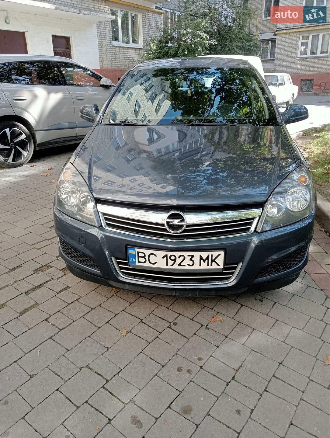 2010 Opel Astra - мініатюра 2