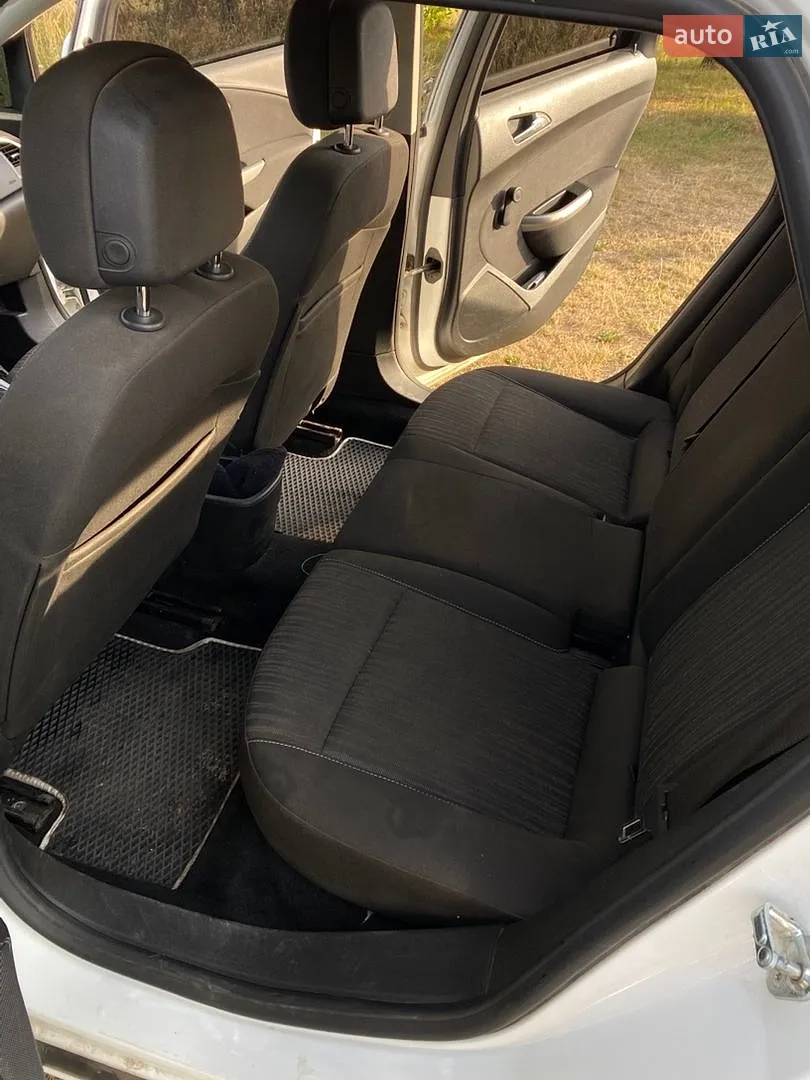 2011 Opel Astra - мініатюра 22