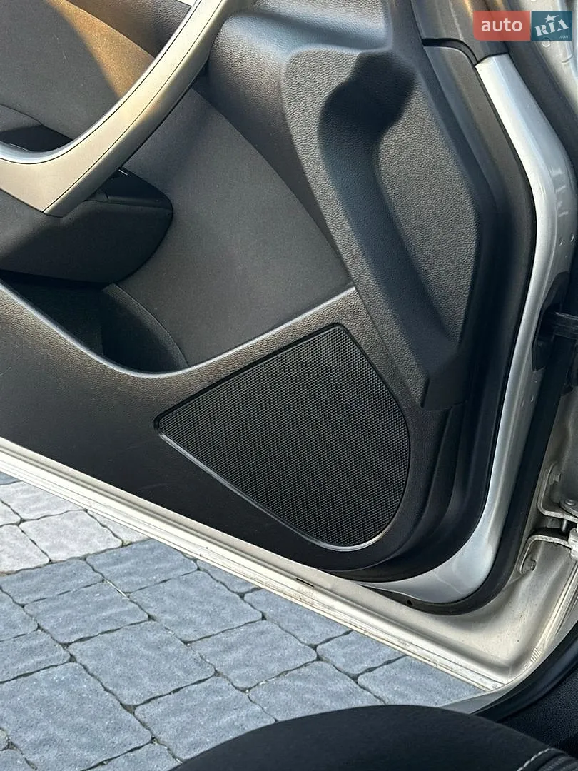 2011 Opel Astra - мініатюра 16