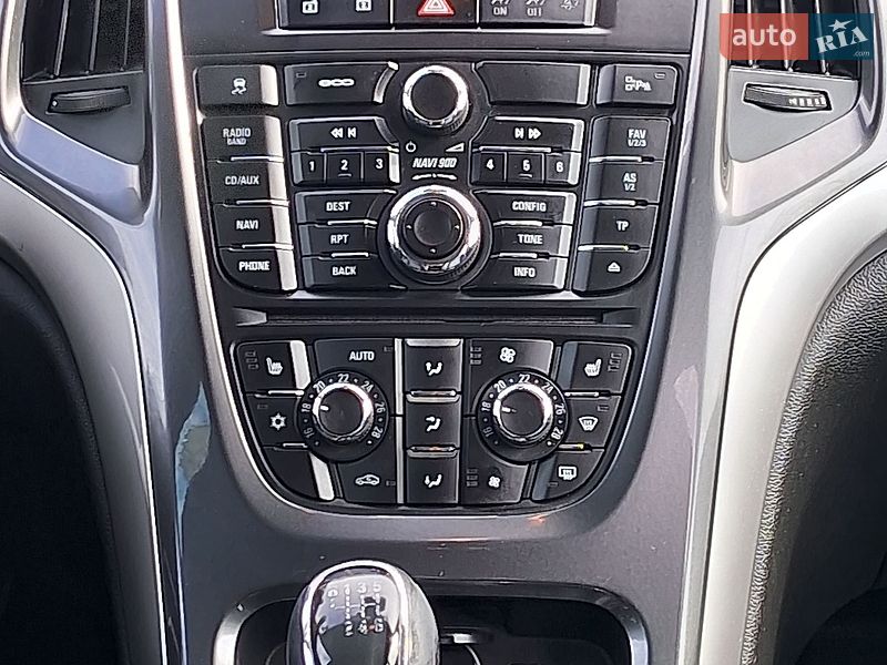 Универсал Opel Astra 2013 в Петропавловской Борщаговке