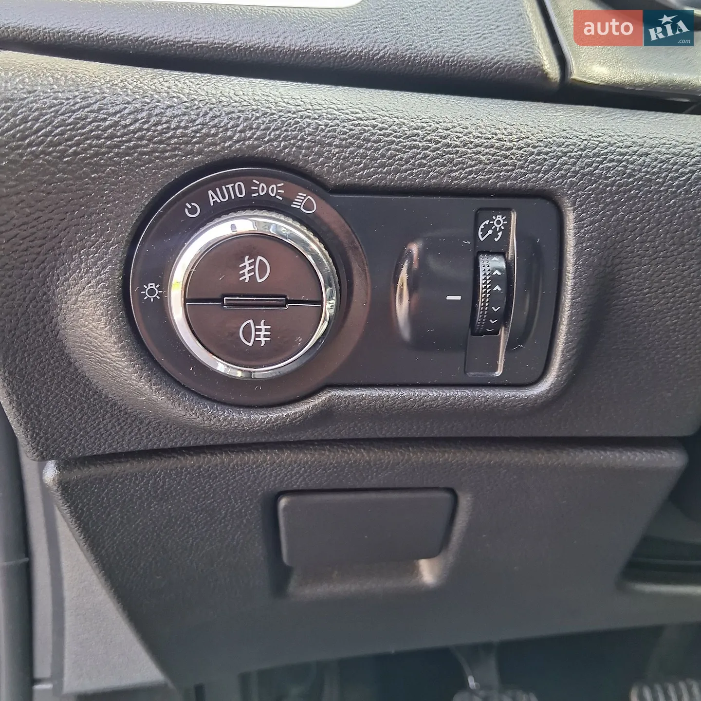 2013 Opel Astra - мініатюра 28