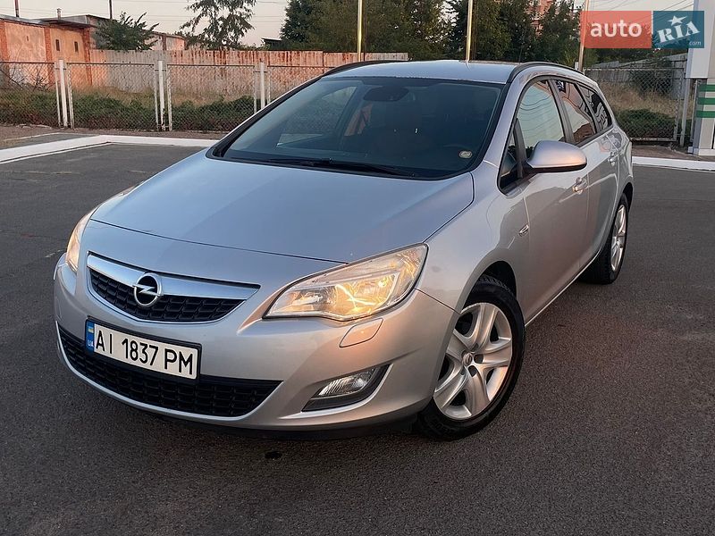 Opel Astra 2011