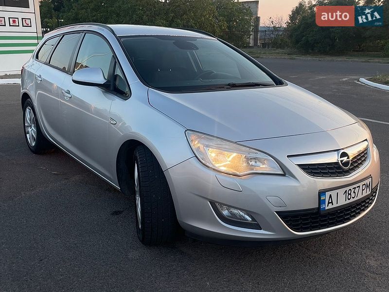 Универсал Opel Astra 2011 в Николаеве