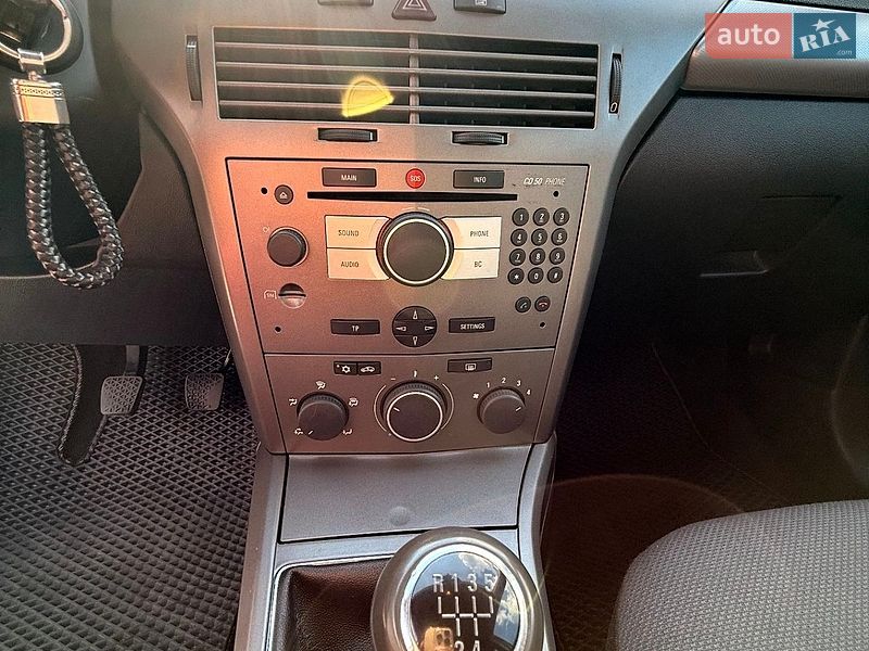Хетчбек Opel Astra 2005 в Сумах