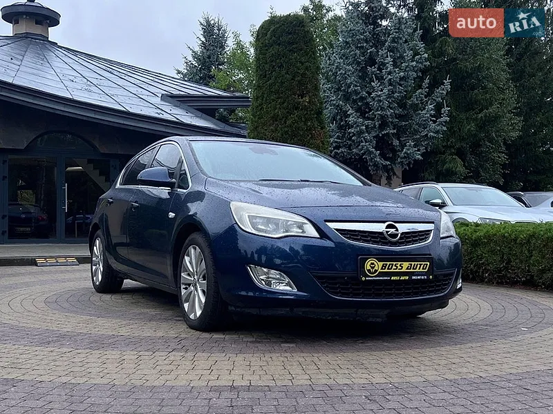 Opel Astra 2011
