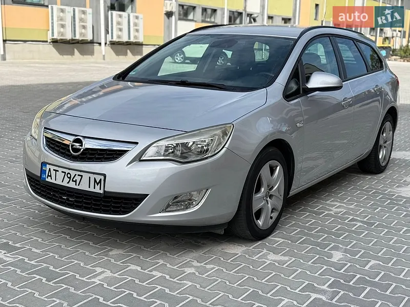 Opel Astra 2011